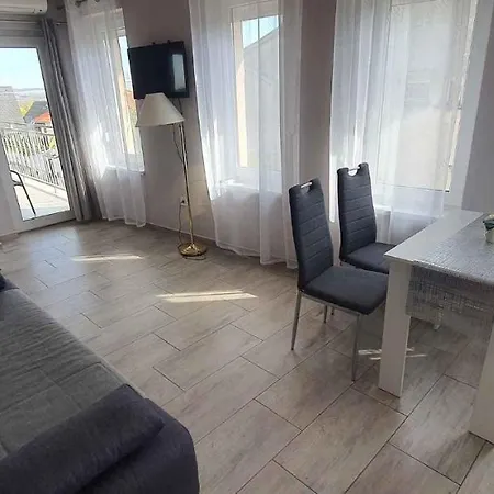 Appartamento In - Balaton 44880